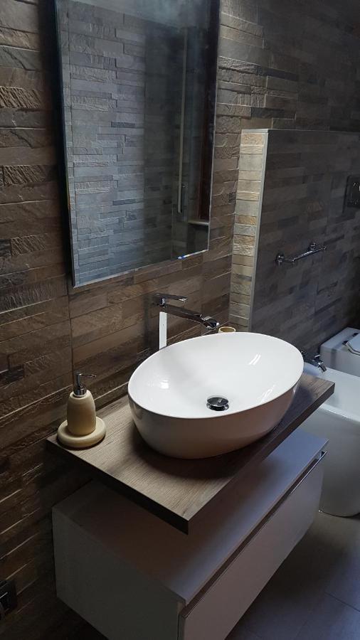 B&B Villa Mirella Casnate Con Bernate Экстерьер фото