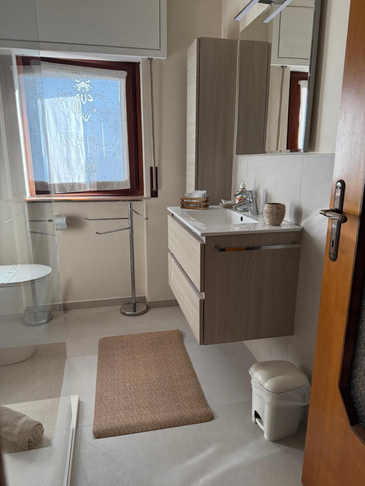 B&B Villa Mirella Casnate Con Bernate Экстерьер фото
