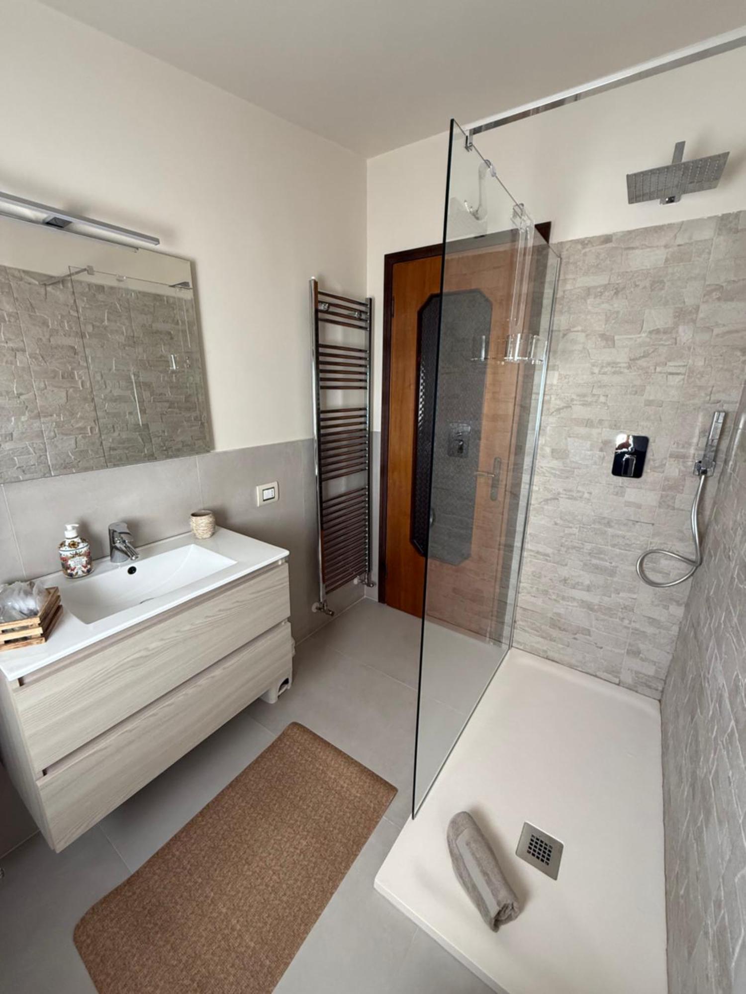 B&B Villa Mirella Casnate Con Bernate Экстерьер фото
