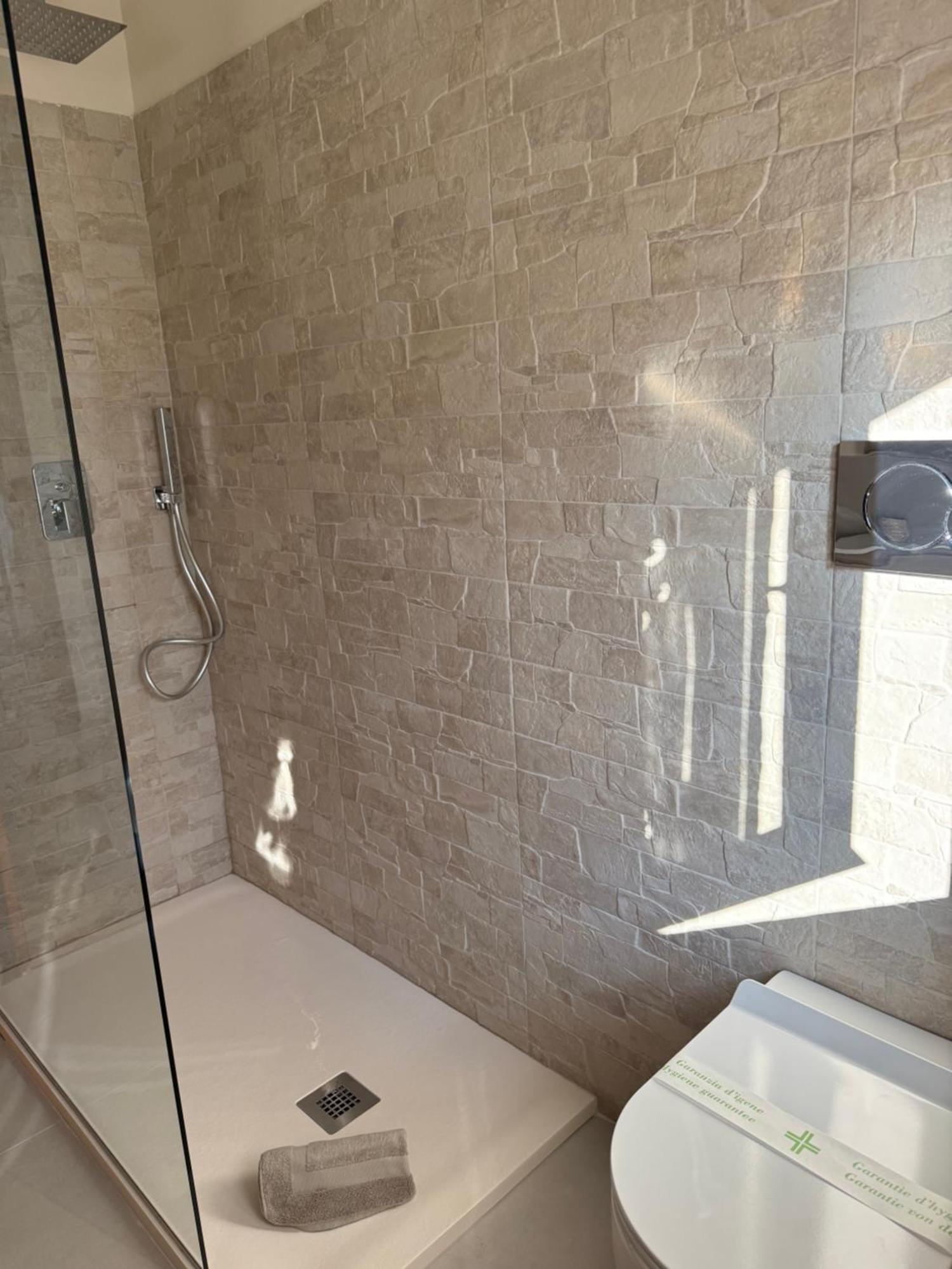 B&B Villa Mirella Casnate Con Bernate Экстерьер фото