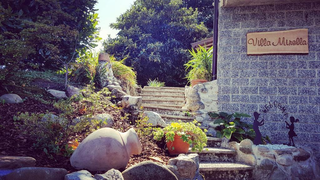 B&B Villa Mirella Casnate Con Bernate Экстерьер фото